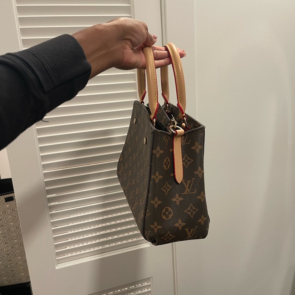 Elegant Brown Designer Inspired Handbag - Picture 3 of 4